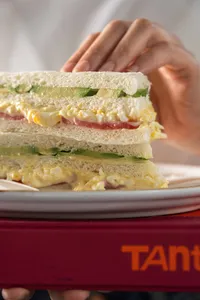 Triple Tomate, palta y huevo